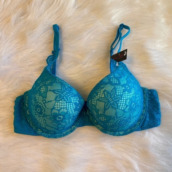NWT Secret‎ Treasures Size 32D Bra - Picture 1 of 9